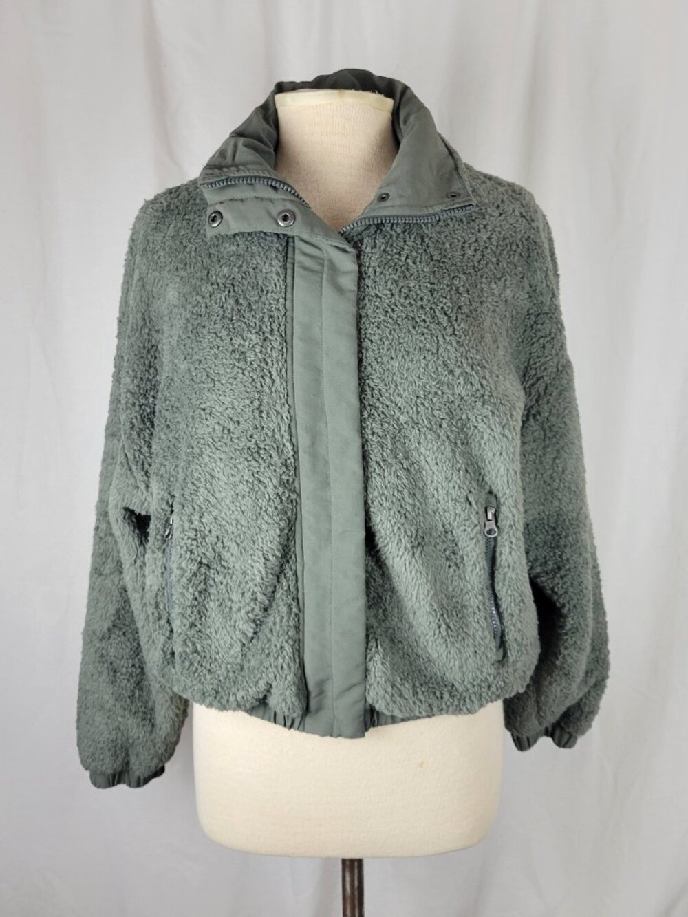 VUORI Green Full Zip Sherpa High Pile Fleece Jacket - Medium - Picture 2 of 10